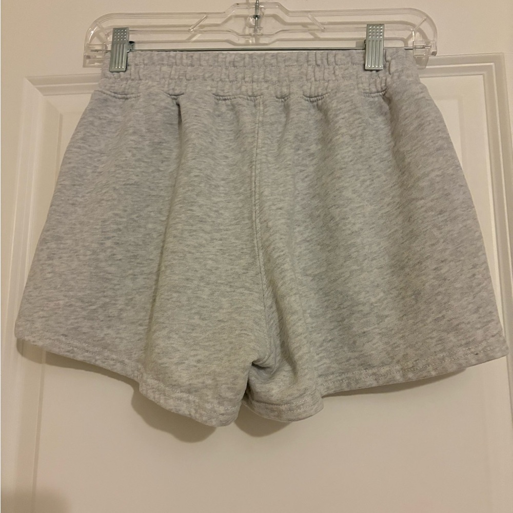 Hollister Ultra High-Rise Fleece Shorts - Picture 5 of 9